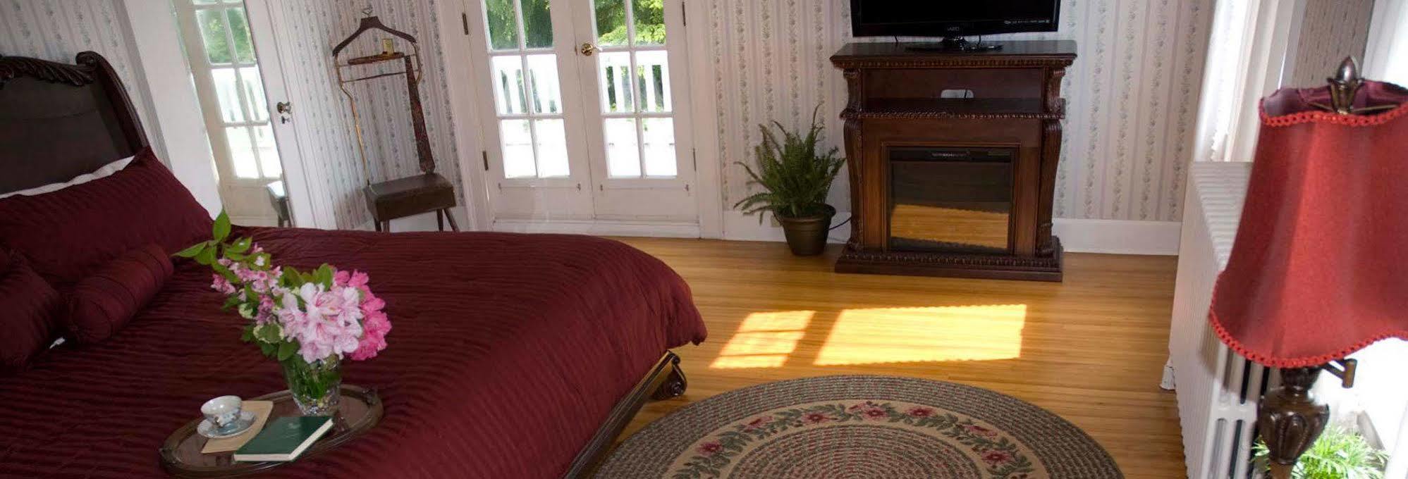 Bayside Bed And Breakfast Евърет Екстериор снимка